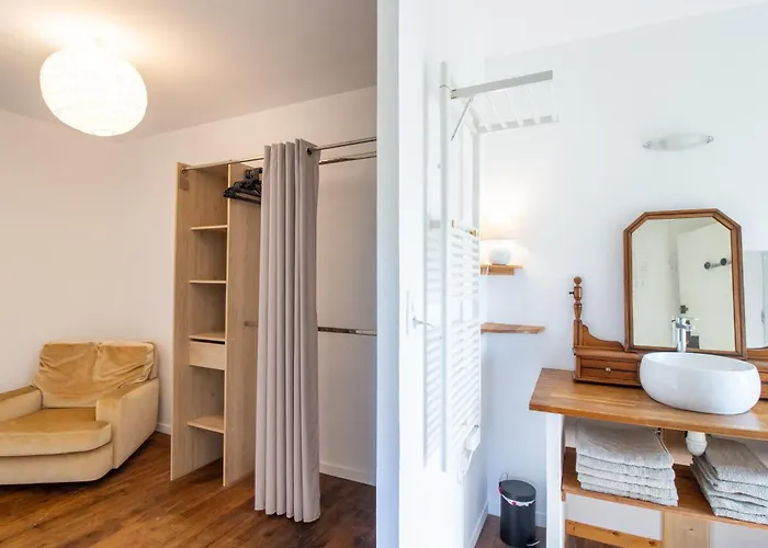 Des Bois Du Charme Chalais (Charente)