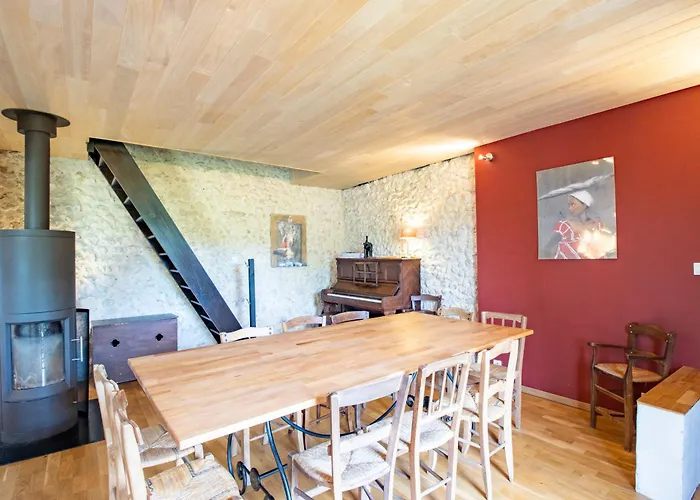 Сasa de vacaciones Des Bois Du Charme Chalais (Charente)